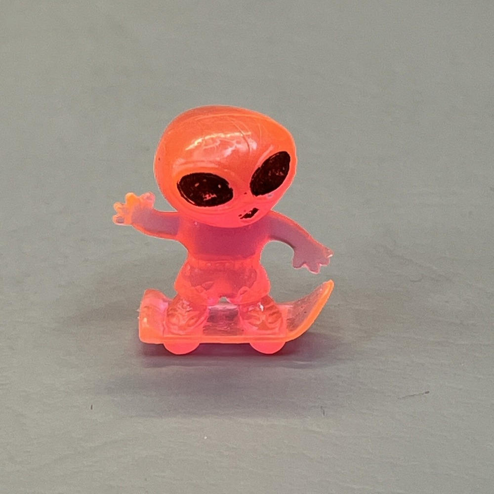 MINI Sports Pink Alien Skateboard Action Figure Cake Topper Tiny